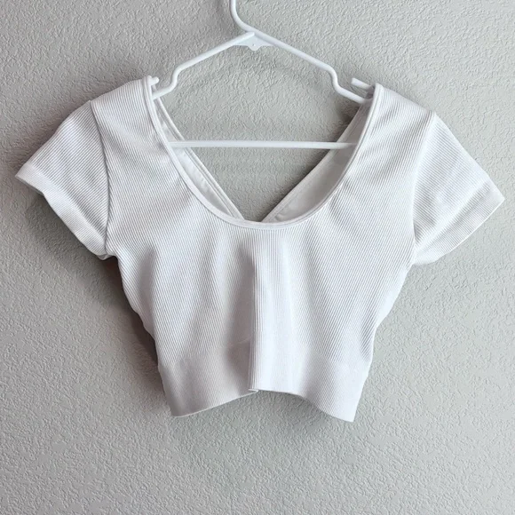 Aerie White Short Sleeve Crop Top w/ Gold Circle - Picture 6 of 6